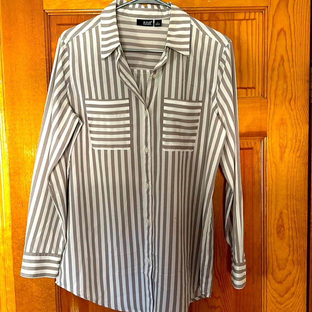 Women’s long sleeve blouse